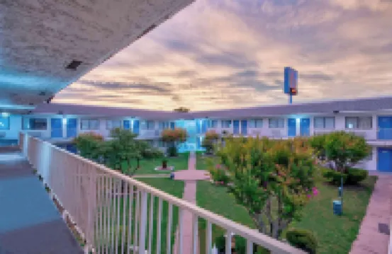 Motel 6 Austin, TX - North