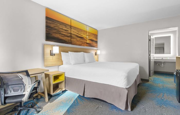 Days Inn by Wyndham Ocean Springs