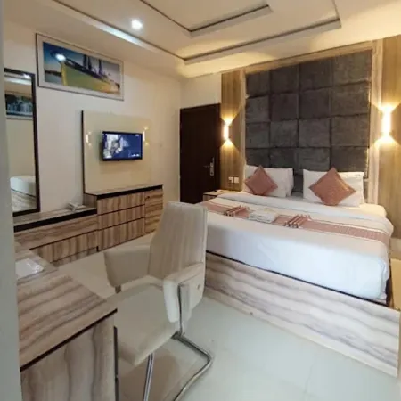 Billion Suite Hotel Awka