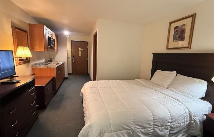Clarion Hometown Inn