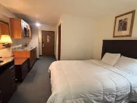 Clarion Hometown Inn Hotels in Wright County