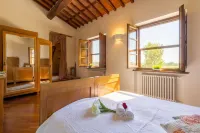 Villa Pallina with Pool - Happy Rentals