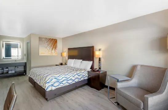 Rodeway Inn Hotels near Westside Regional Park