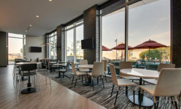 Hyatt Place Milwaukee Downtown - Housity