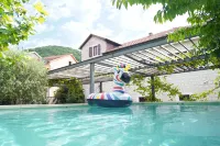 Zebra Hotel - Pools