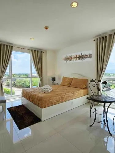 รูปภาพของModern 2-Bedroom Condo with Ocean and Pool Views in Cha-am