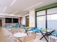 Mega Hostel Hotels in Saranda