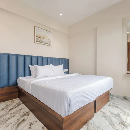 HOTEL GOLDEN DAWN