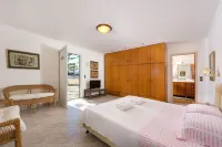 Villa Maria Beachfront Residence