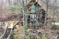 14 Guest, 7 Bed, 4 BR, Lakefront Cabin w/ Hot Tub