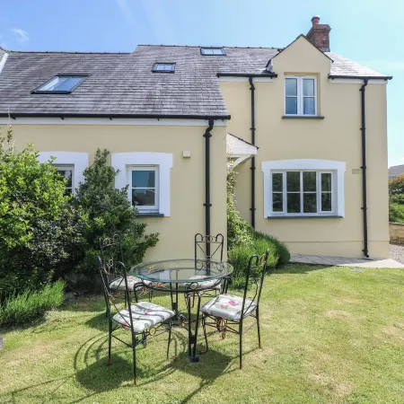 5 Cart-tws Bach Hotels in Brawdy