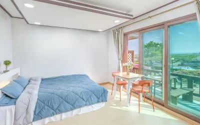 Ganghwa Sannaedeul Pension 鄰近寶雲寺的酒店