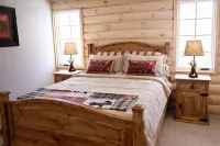 Private Log Cabin Hot Tub + Fire Pit • Peaceful • Near Hendersonville
