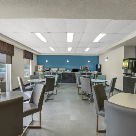 PRAIRIE CREST RED DEER by IHG