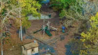 Hot Tub, Firepit, Foosball Access to Private Lake & Pool Penn Estate Getaway - Wifi