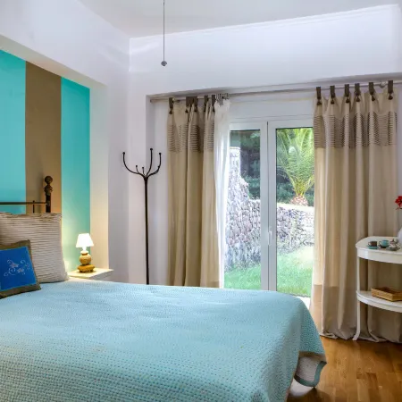 Villa Laurette Kratigos, Private Escape with Views