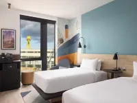 Aloft by Marriott Belfast Titanic Quarter SS ノマディック周辺のホテル