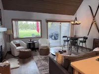 Newly Remodeled Condo on Golf Course, A/C, Pet Friendly, SHARC passes, Bikes.