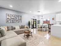 Villa Sunset by Glam Homes Hotels in Hialeah