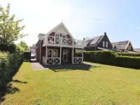 Bungalow in South Holland With Private Jetty Hotels in Simonshaven