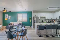 Chic Stay Near Westgate Pool, Gym, Parking & W/D