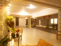 Monday Capsule Hostel and Thai Traditional Bath Bangkok Các khách sạn gần Trường Debsirin