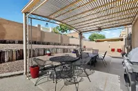 Casa Herradura: Desert Charm Near Petroglyph Trails, in Albuquerque's Westside. - Bungalow