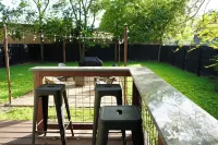Stay at The Oak - Downtown New Braunfels Getaway