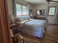 Secluded 2 Acre Lakeside Home, Boat & Motor Included on 5 Lake Chain. Free Wi-Fi - Wifi