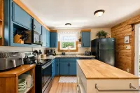 Trobele 3 Bedroom Home by NW Comfy Cabins by RedAwning