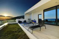 Villa Nina Makarska with Heated Infinity Pool of 33 m2 and Stunning Sea Views - Mountain view