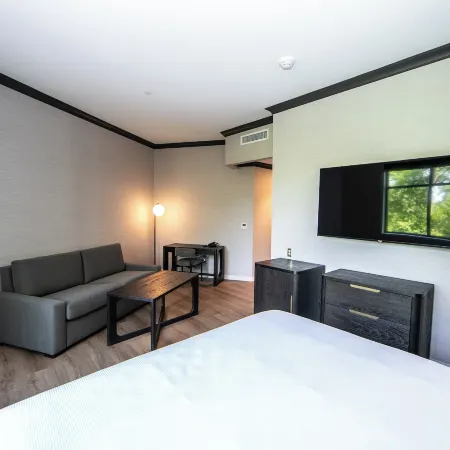 The Cardinal Hotel