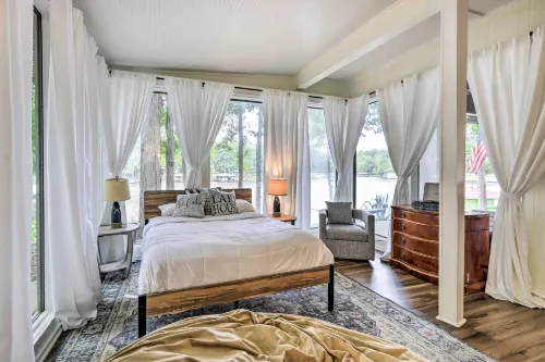 Eatonton Getaway on Lake Sinclair w/ Dock! - 3-Star
