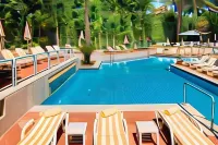 ألدروفاندي ريزيدنس سيتي سويتس - مسبح