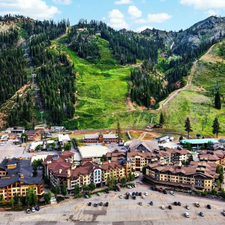 Tram Condo by Avantstay Walk to Lifts + Kt-22 Views Olympic Valley