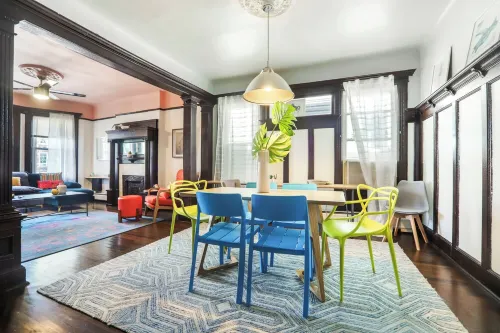Updated 3Br /1B Victorian Hous Close to NYC• Parking Avail• Pets Welcome - 3-Star