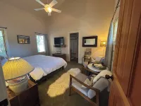View stunning sunsets and enjoy cozy comfort steps from the heart of Sisters. - 4-Star