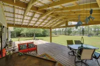 Private Ocean Springs Waterfront Retreat W/Porch - con encanto