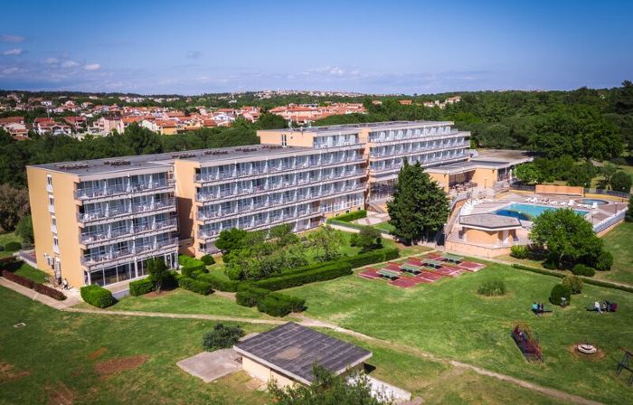 Arena Hotel Holiday