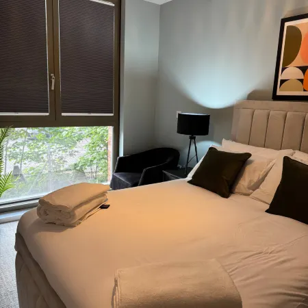 Apartment in Botanical Gardens, Old Trafford
