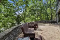 Lakefront Near Party Cove w/ Dock, Kayaks, Bunk Room & Multi-level Decks - Wifi