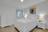 Global Luxury Suites at Town Center - Holiday Apartments