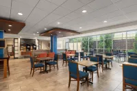 Holiday Inn Express & Suites STAUNTON by IHG - breakfast