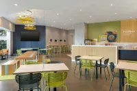 Spark by Hilton Montreal Brossard - breakfast