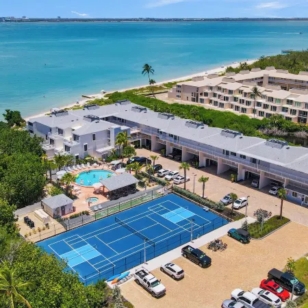 Lighthouse Resort & Club