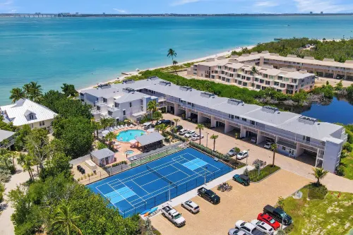 Lighthouse Resort & Club - Beach
