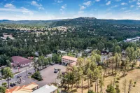 Comfort Inn & Suites Midtown - Mountain view