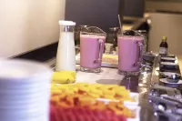 Happy Hotel Manaíra - servizio colazione