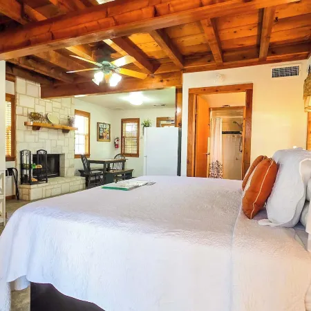 Stoneflower Dual Studio Stay