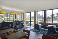 Hampton Inn Detroit/Madison Heights/South Troy Area - parking